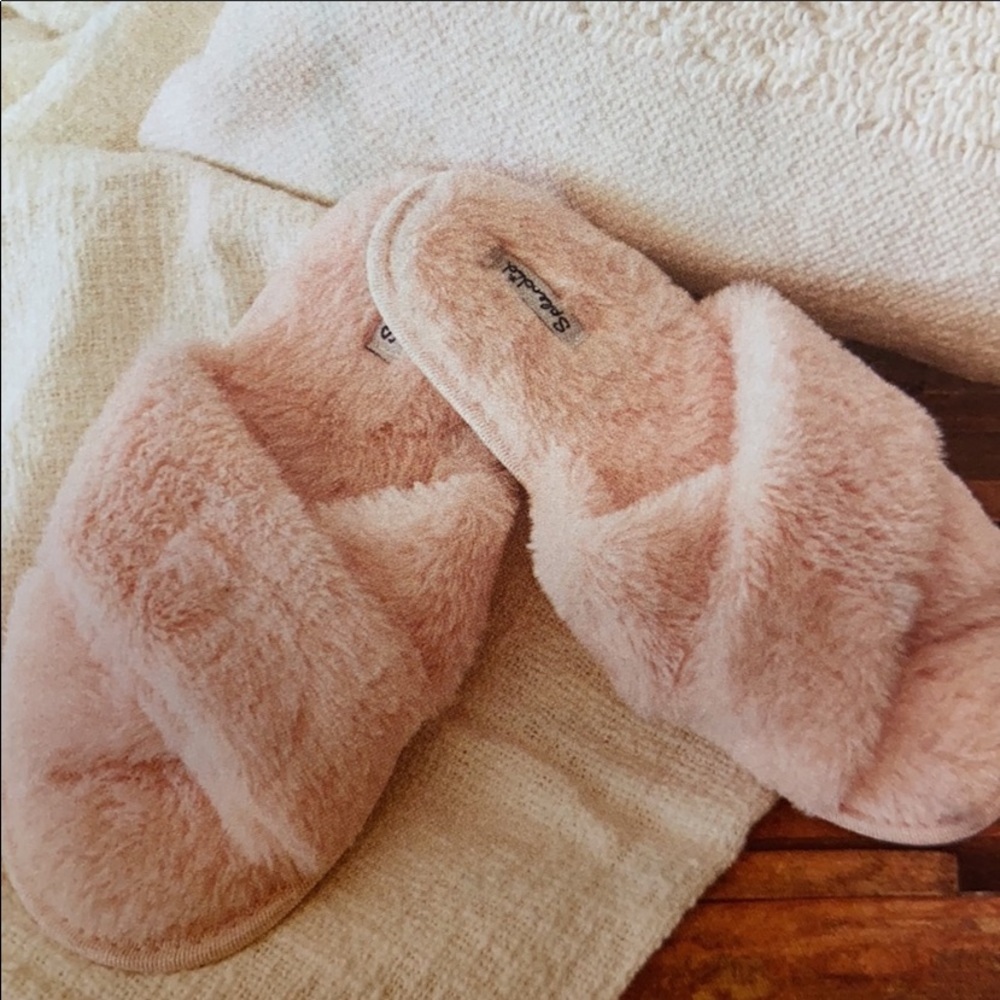 Splendid Faux Fur Crisscross Slippers (M/L)
